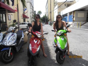 2-girls-at-hawaiian-style-rentals