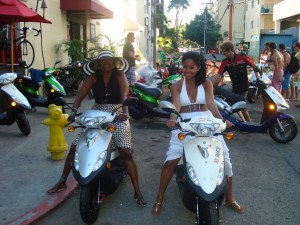 2-ladies-on-mopeds 2-ladies-on-mopeds